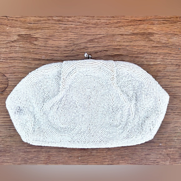 💥1940’s💥Miranda Made in Japan Beautiful Antique Beaded Closet Kept Kiss Clutch - Picture 2 of 12